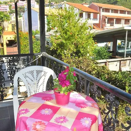 Holiday Studio Apartments Yannis On The Beach Of Agios Gordios In Corfu Exterior photo
