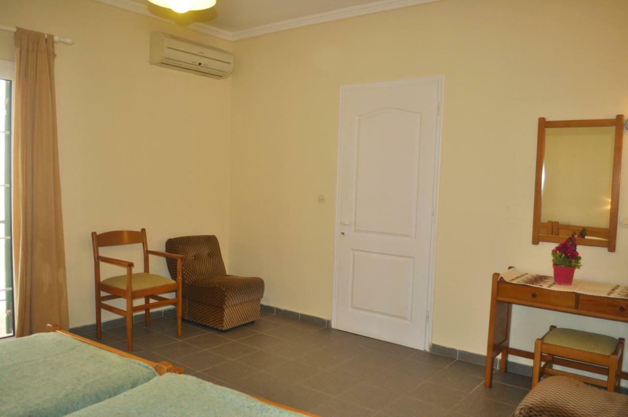 Yannis On The Of Agios Gordios In Corfu Apartment